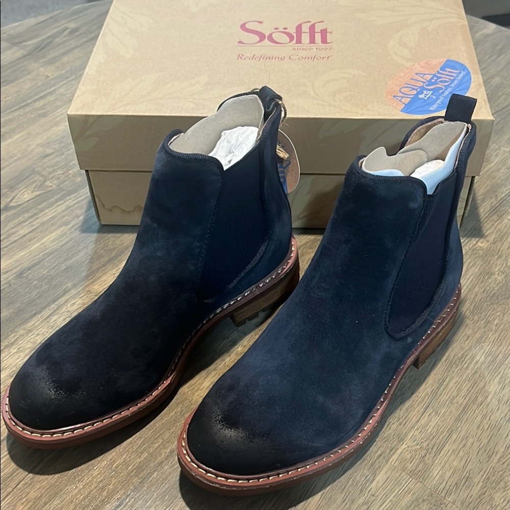 Sofft (Aqua Sofft) Leah Women’s size 6.5 Blue Suede Boots Redefining Comfort